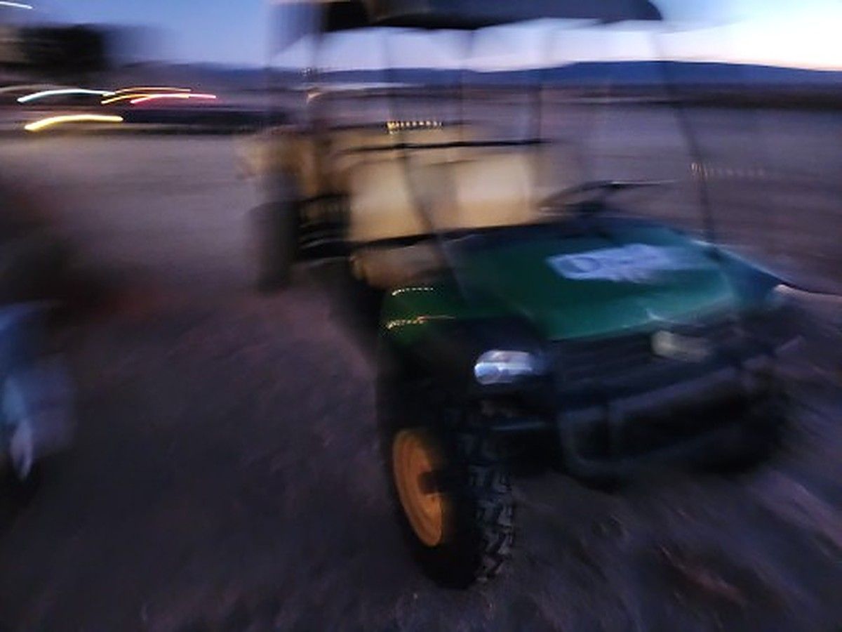 JOHN DEERE XUV855MS4 photo 2