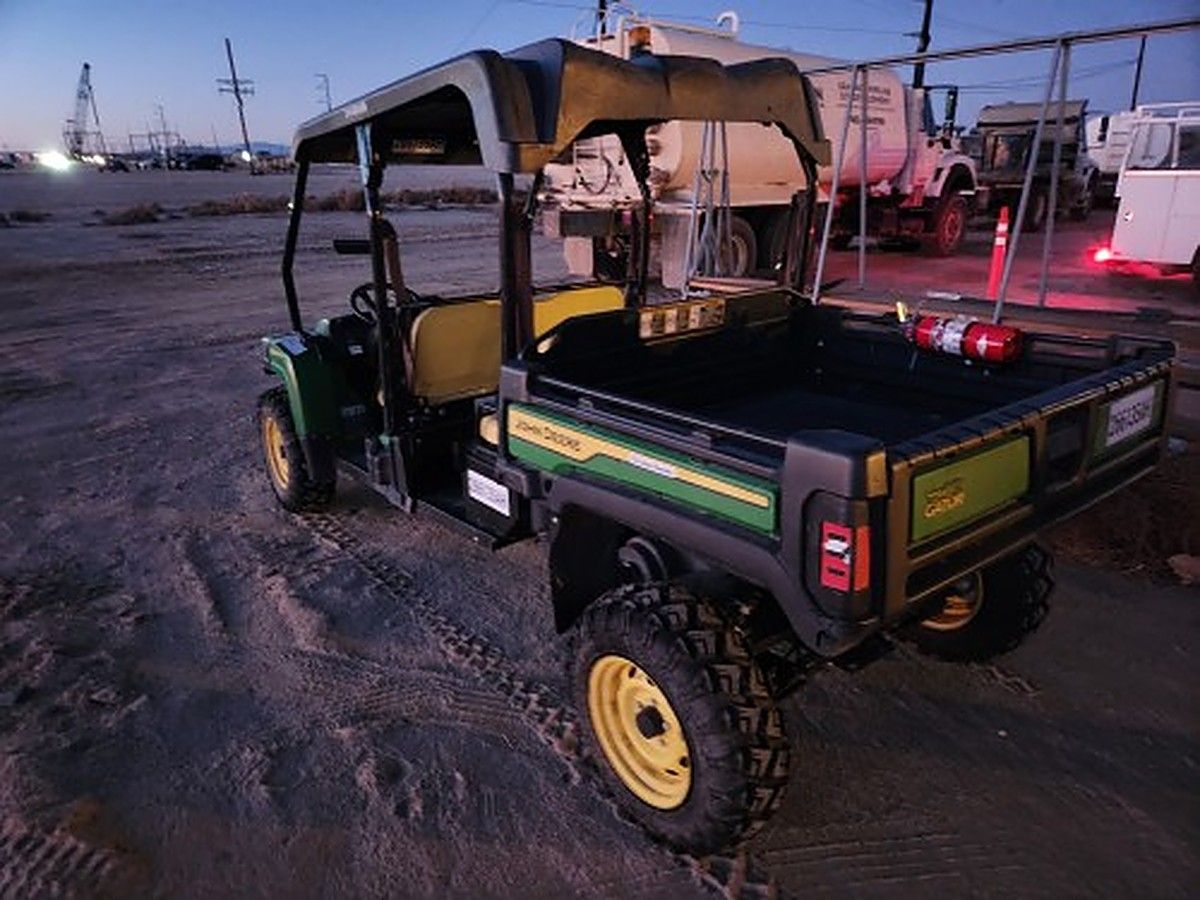 JOHN DEERE XUV855MS4 photo 3
