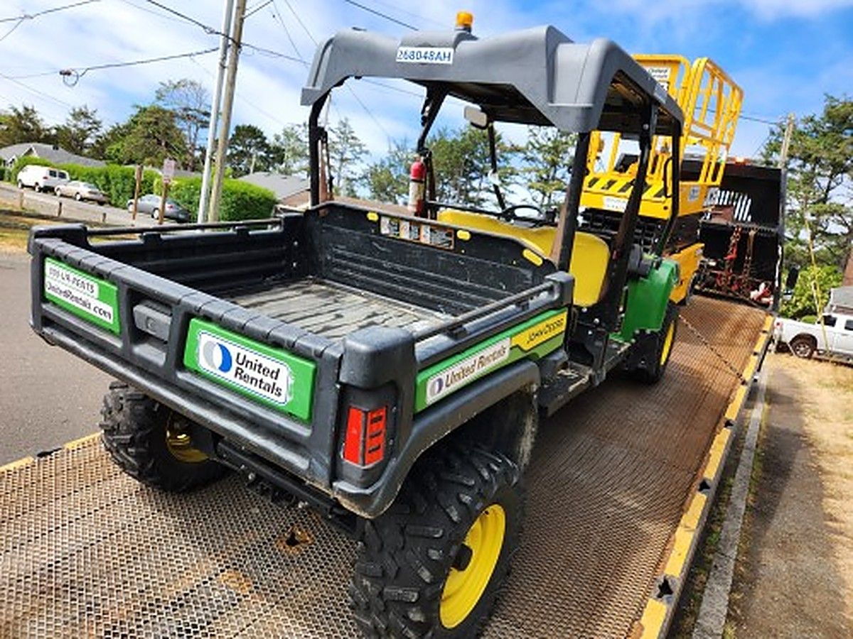 JOHN DEERE XUV855MS4 photo 2