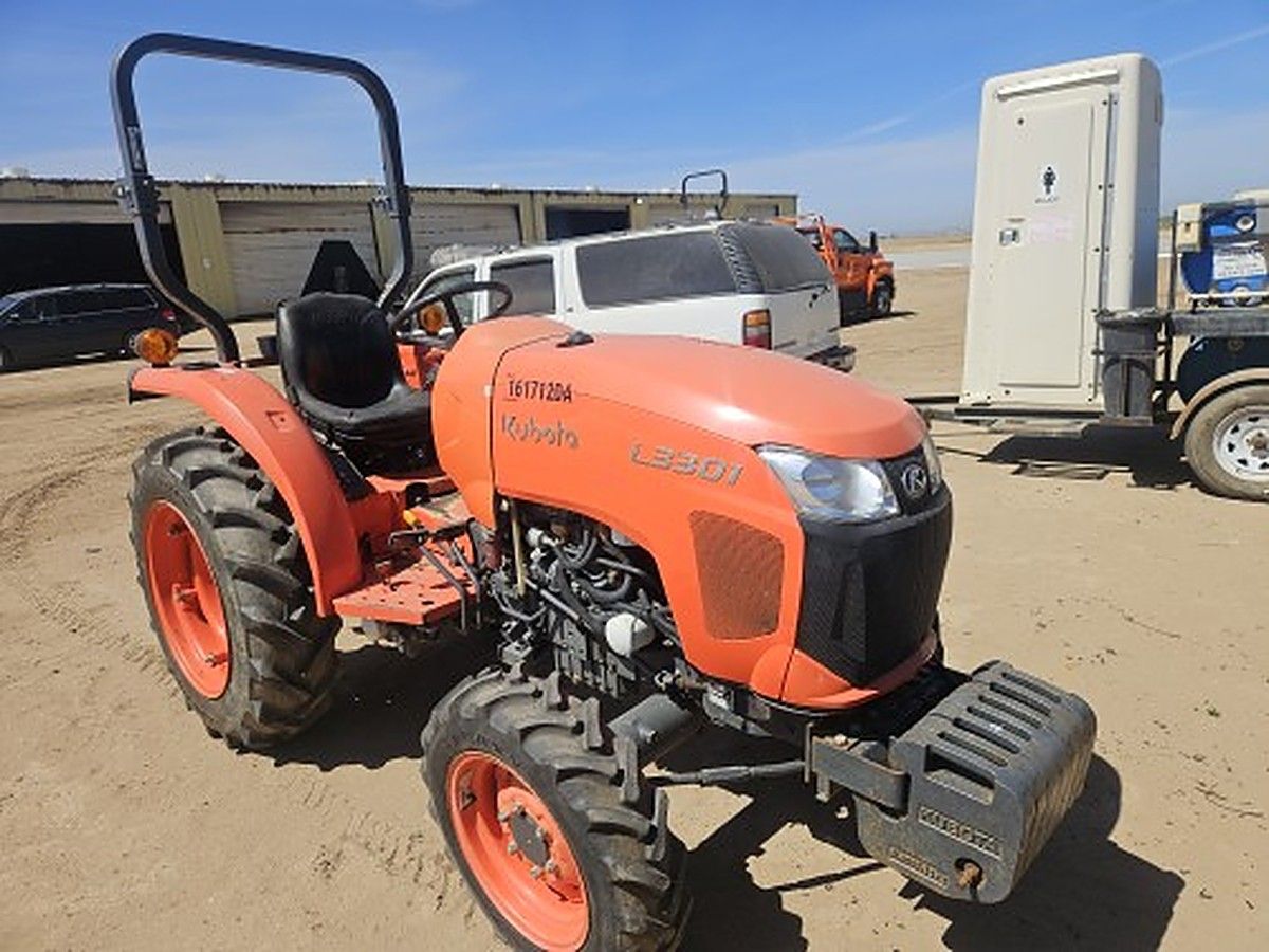 KUBOTA L3301DT photo 6