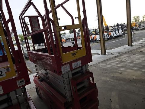 2021 MEC MICRO 26 Scissor Lift 24-26' Elec 72-74" Length