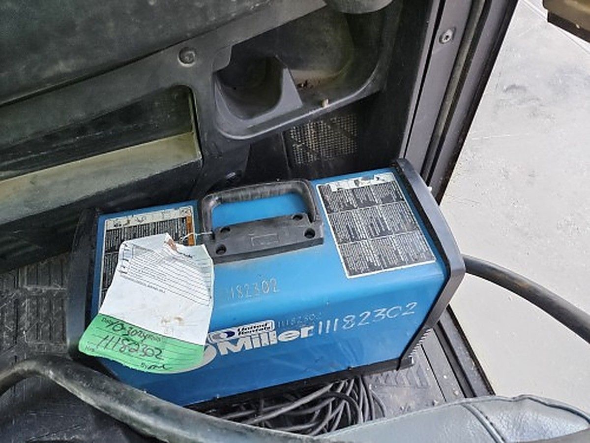 MILLERELEC SPECTRUM 875 AL photo 2