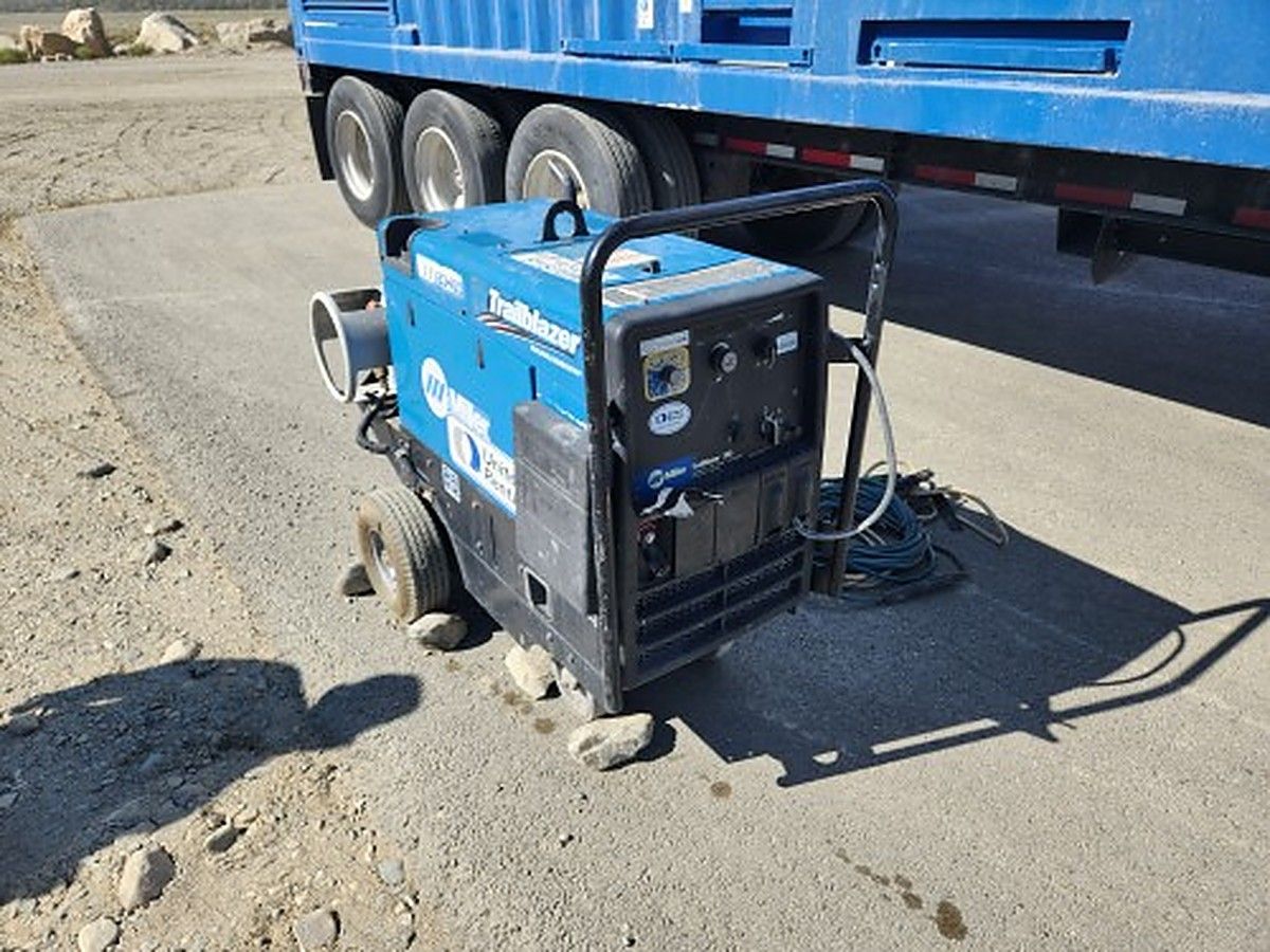 MILLERELEC TRAILBLAZER 325 photo 9