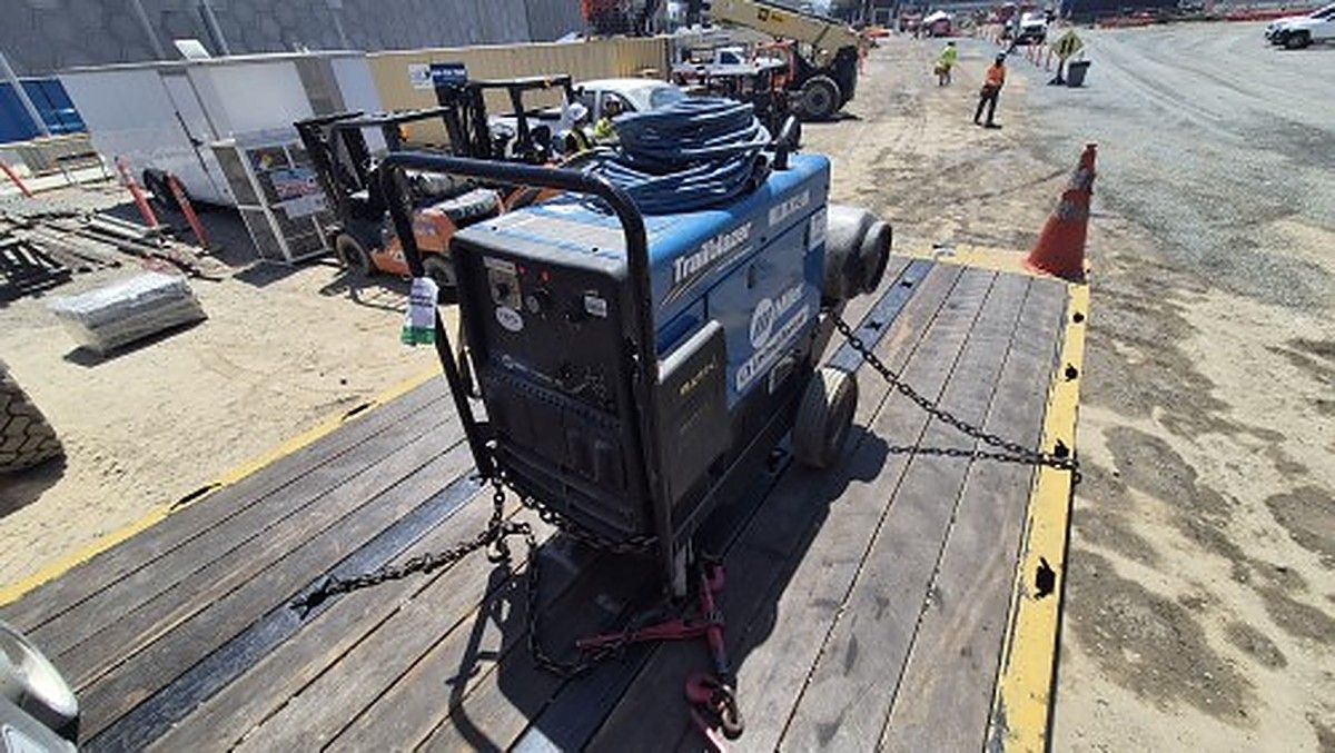 MILLERELEC TRAILBLAZER 325 photo 6