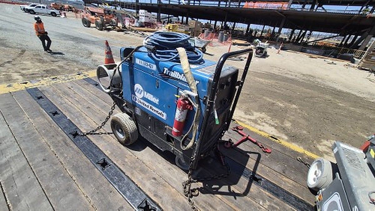 MILLERELEC TRAILBLAZER 325 photo 8
