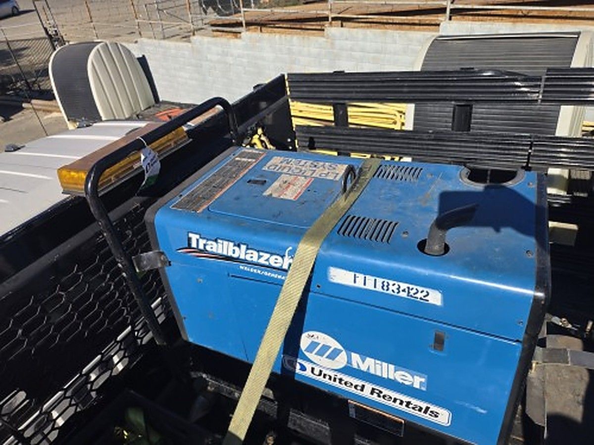 MILLERELEC TRAILBLAZER 325 photo 2