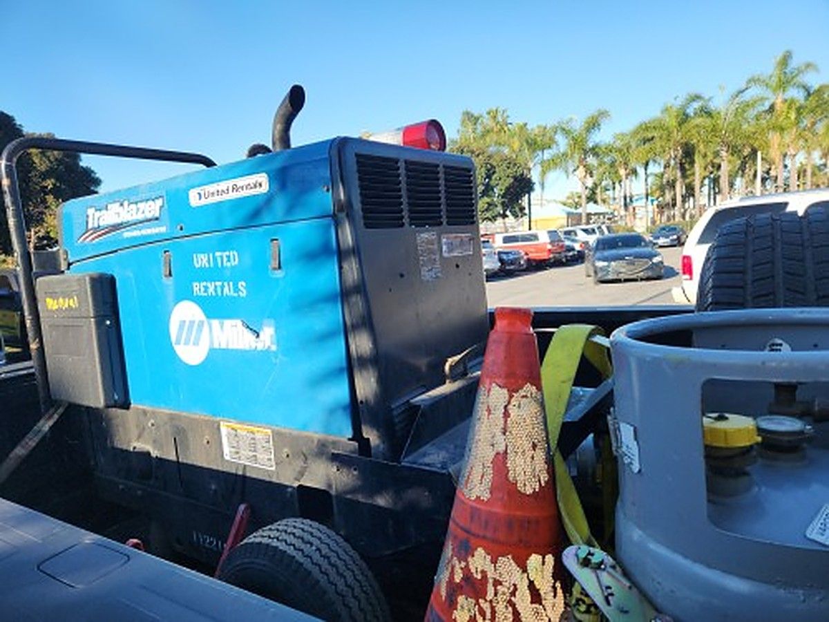 2021 MILLERELEC TRAILBLAZER 325 for sale in Las Vegas, NV