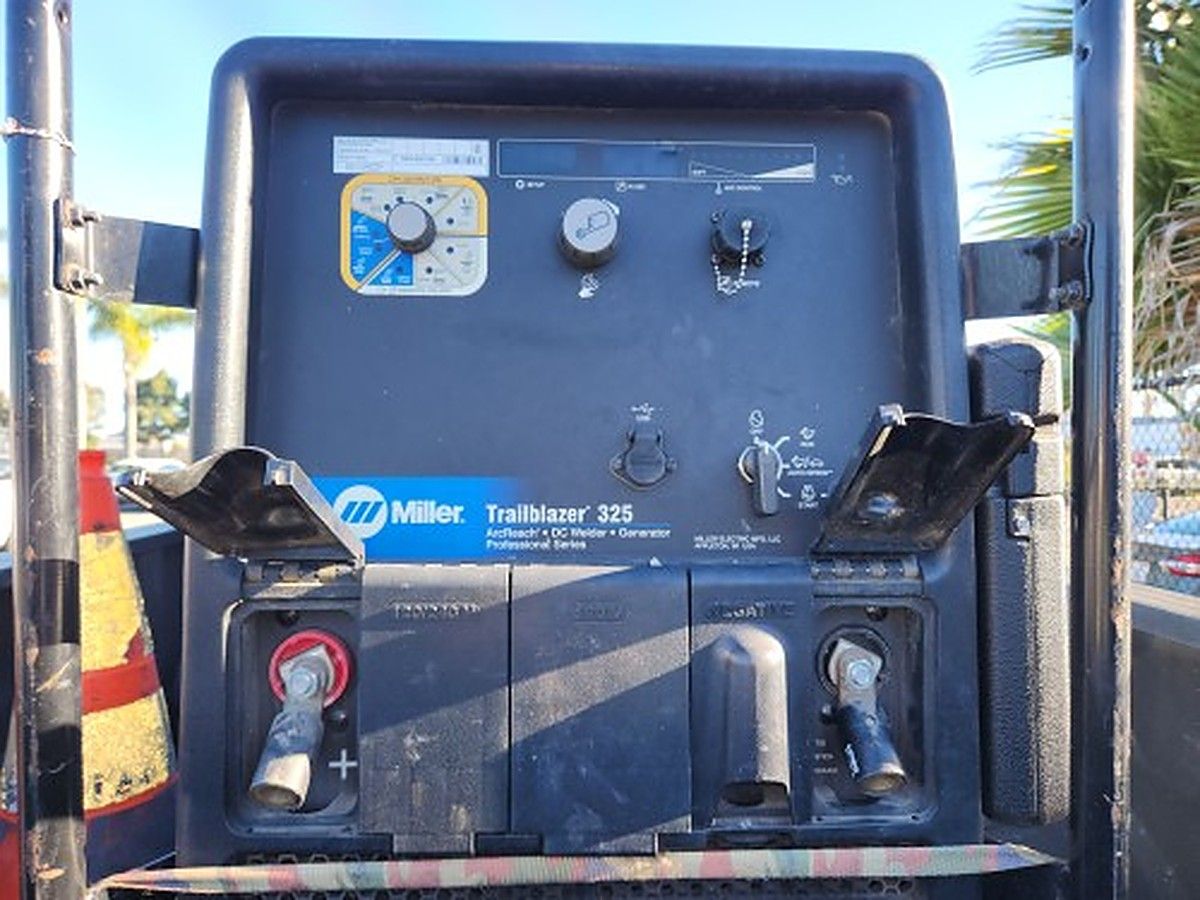 MILLERELEC TRAILBLAZER 325 photo 5