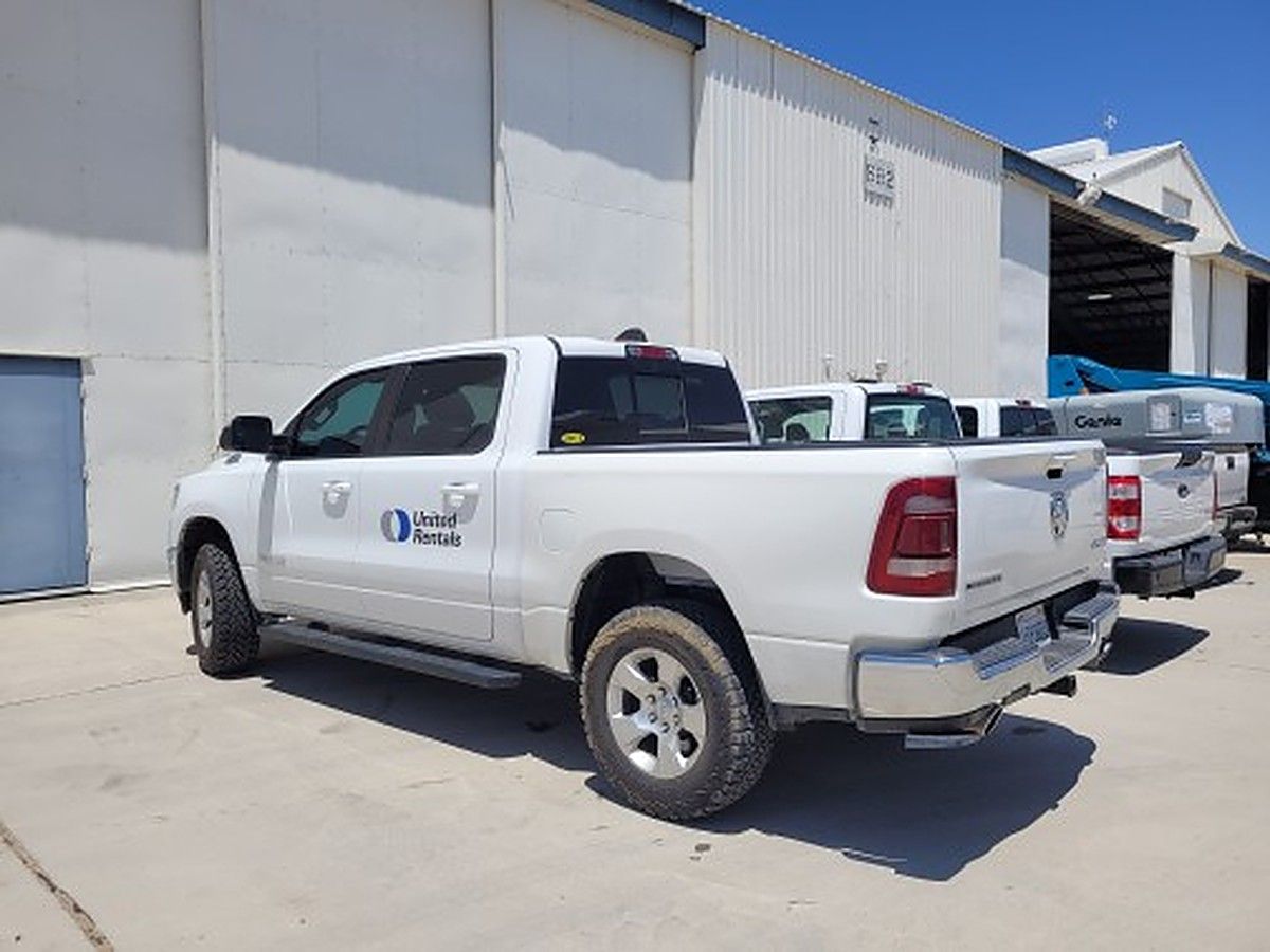 RAM 1500CREWBHNG4WD photo 2
