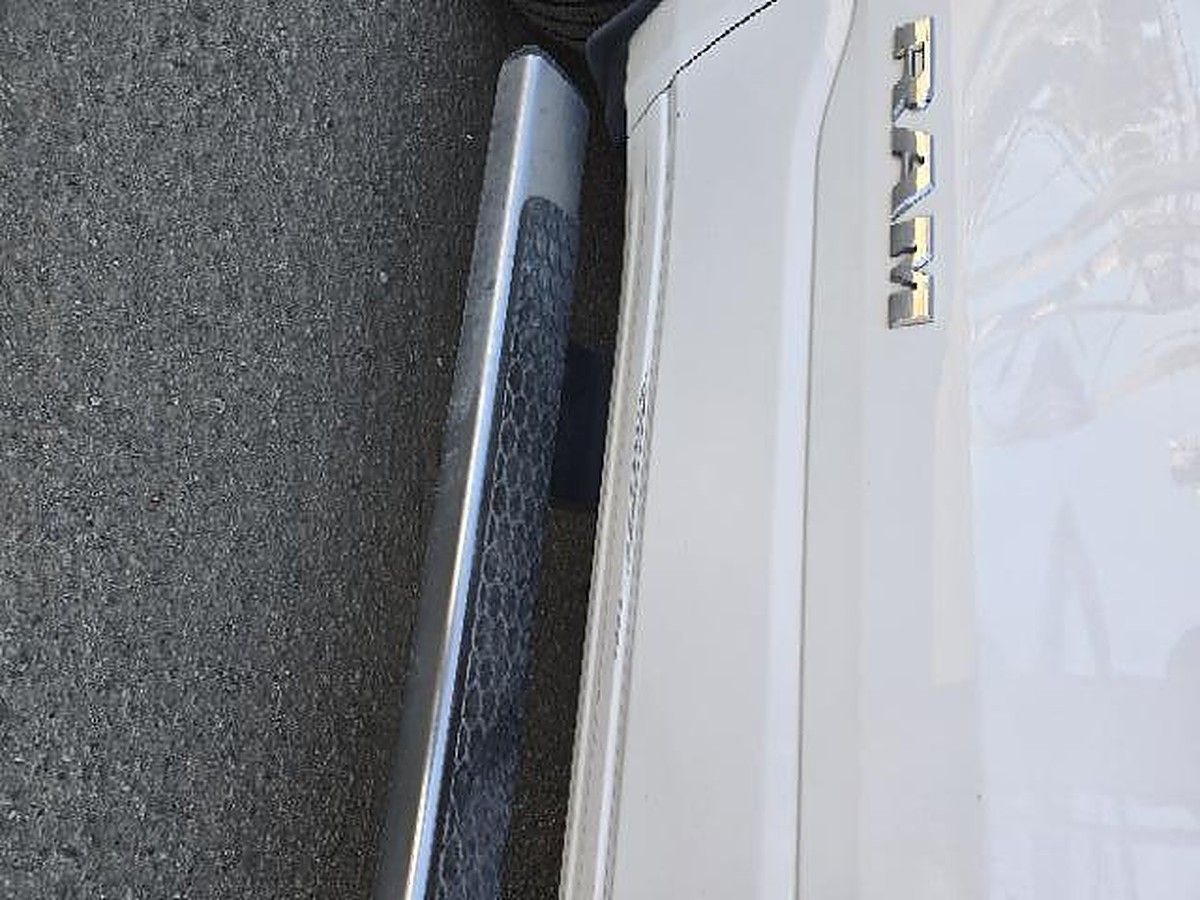 RAM 1500CREWBHNG4WD photo 2