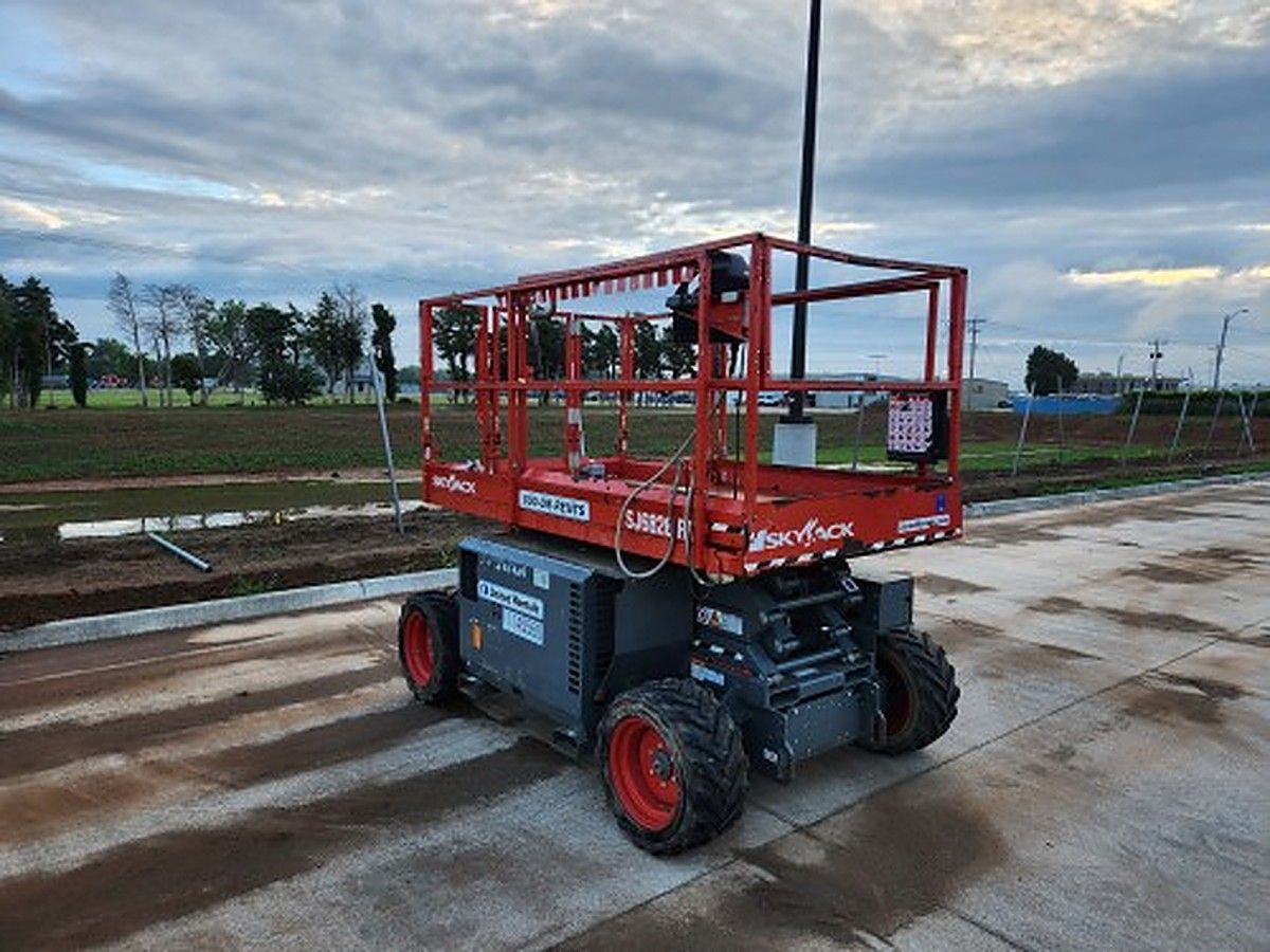 SKYJACK SJ6826RT photo 4