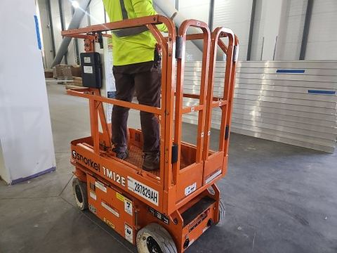 2021 SNORKEL TM12E Vertical Lift 12' Elec Self Propelled