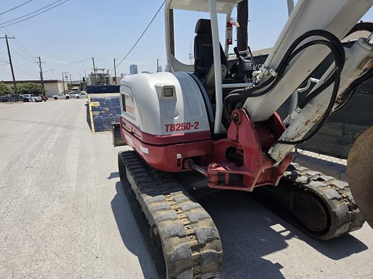 TAKEUCHI TB257FRCR photo 2