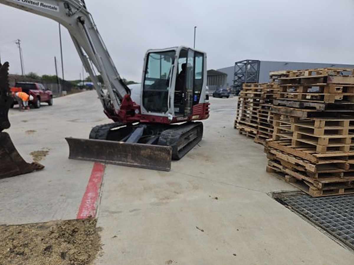 TAKEUCHI TB290C photo 3