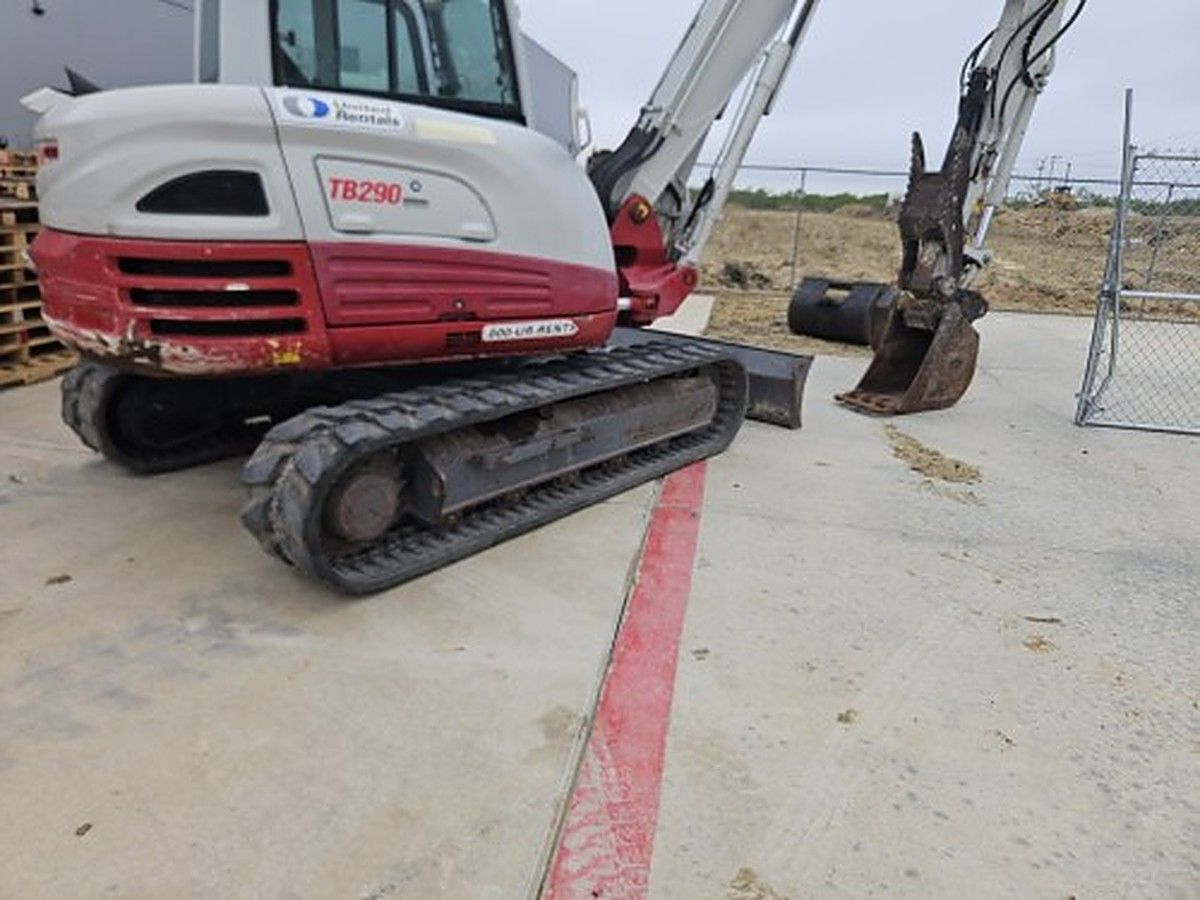 TAKEUCHI TB290C photo 4