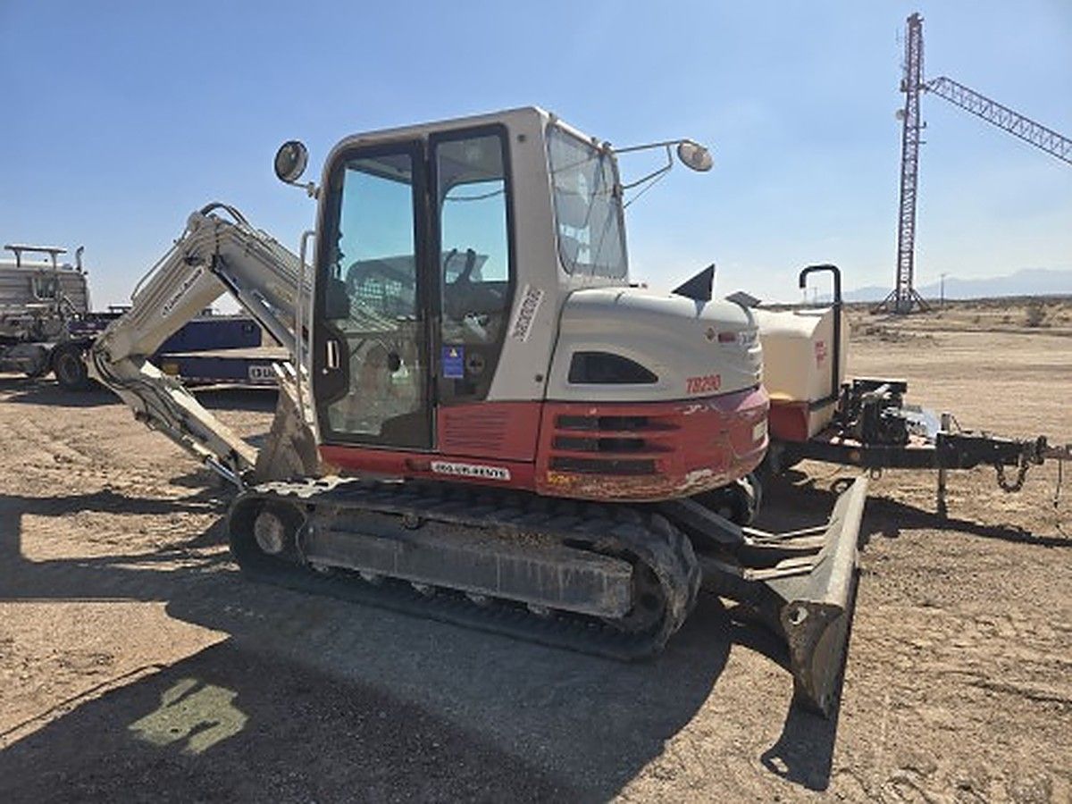 TAKEUCHI TB290C photo 2