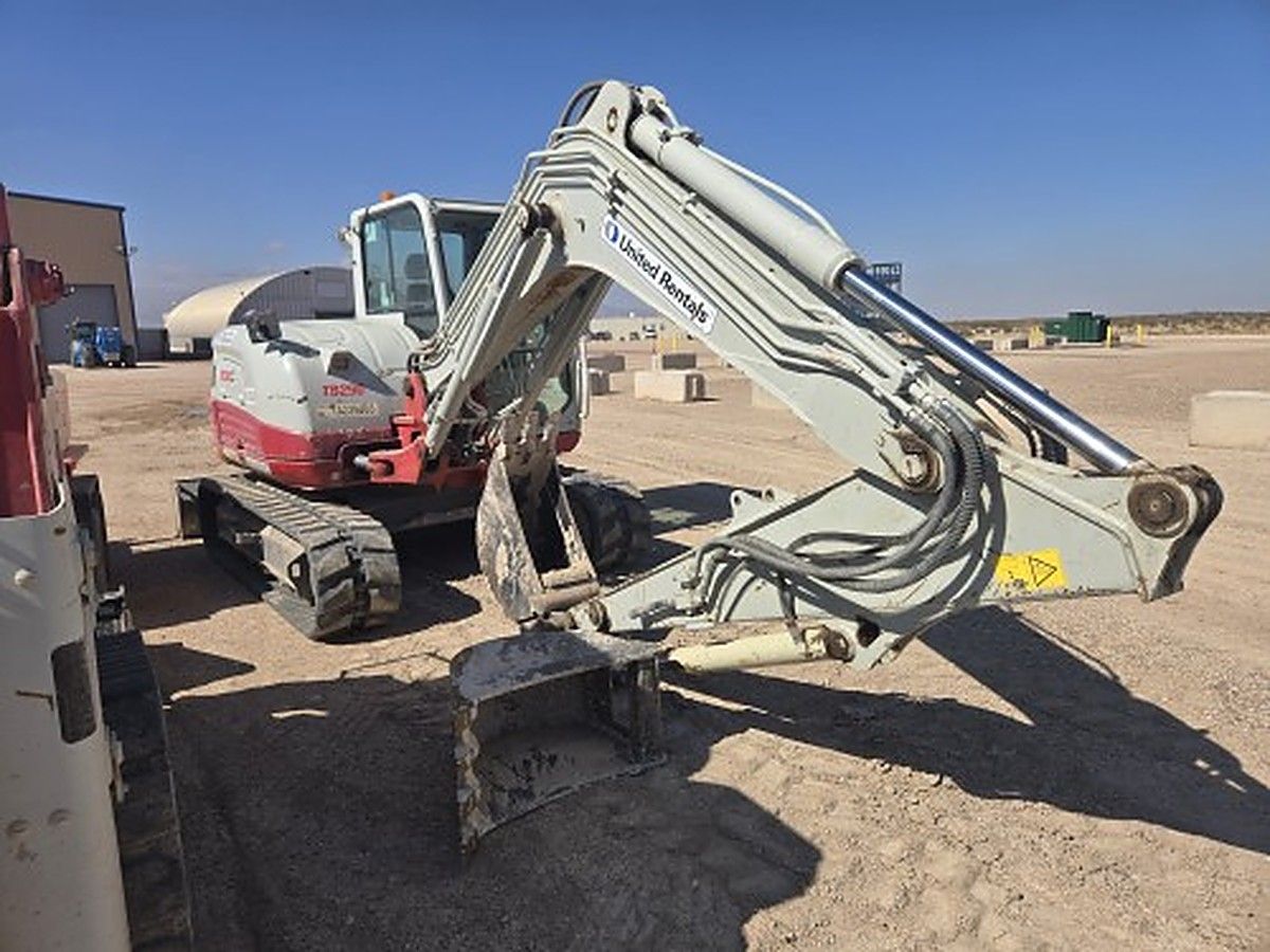 TAKEUCHI TB290C photo 4