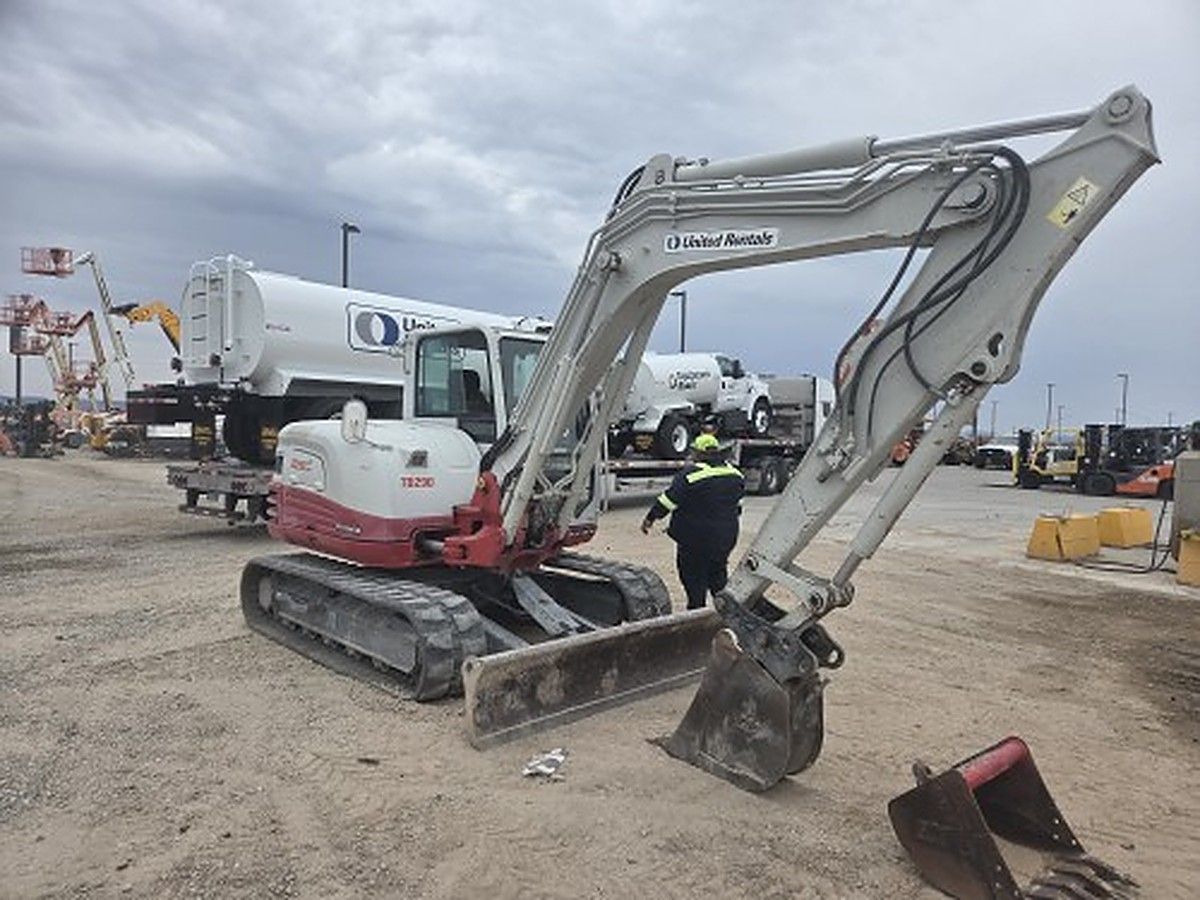 TAKEUCHI TB290C photo 5