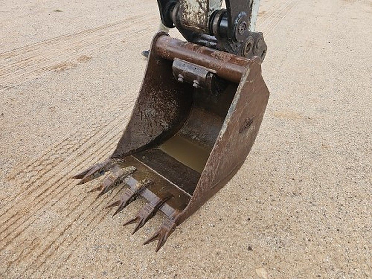 TAKEUCHI TB290C photo 7