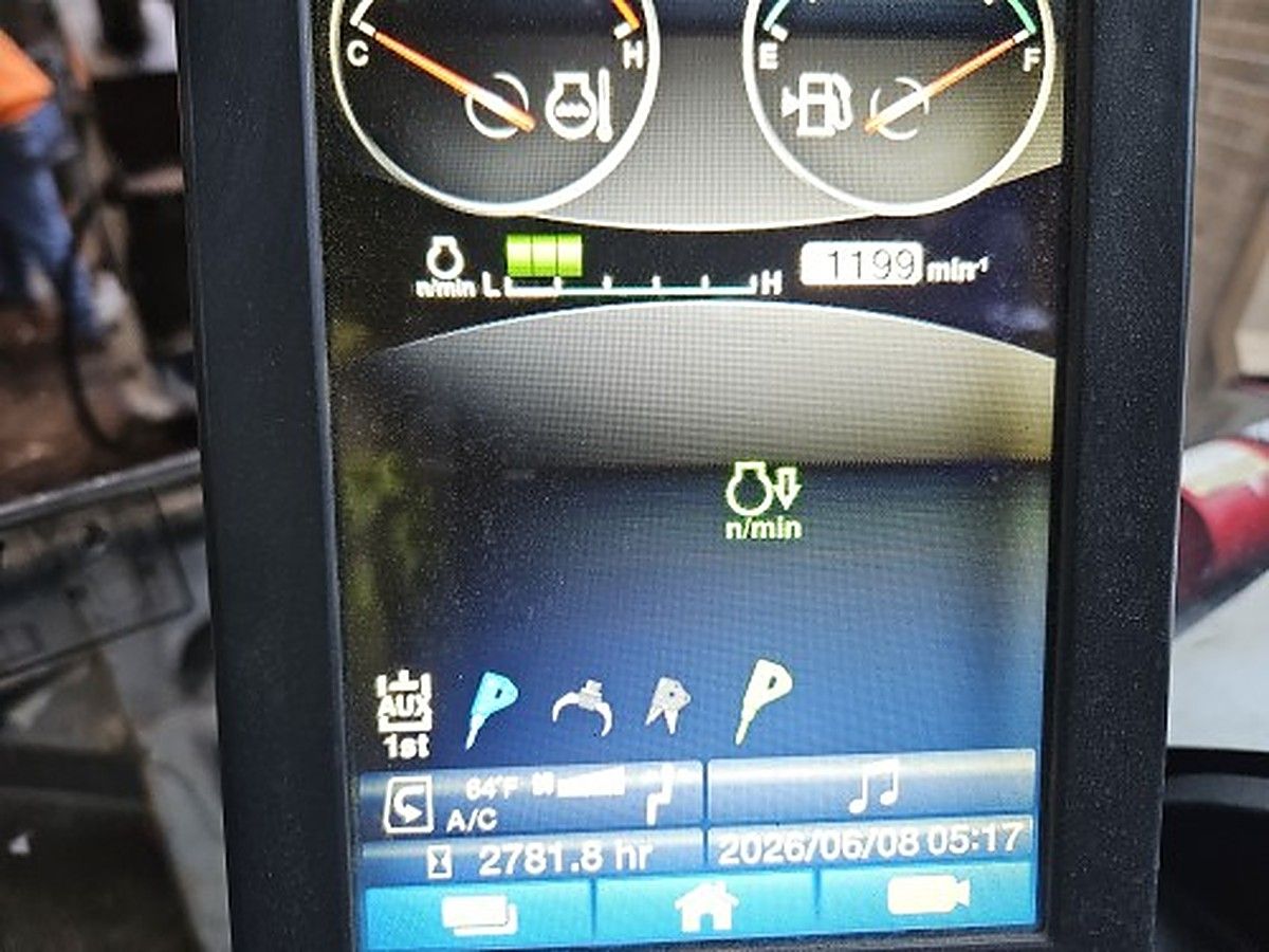 TAKEUCHI TB370CR photo 7