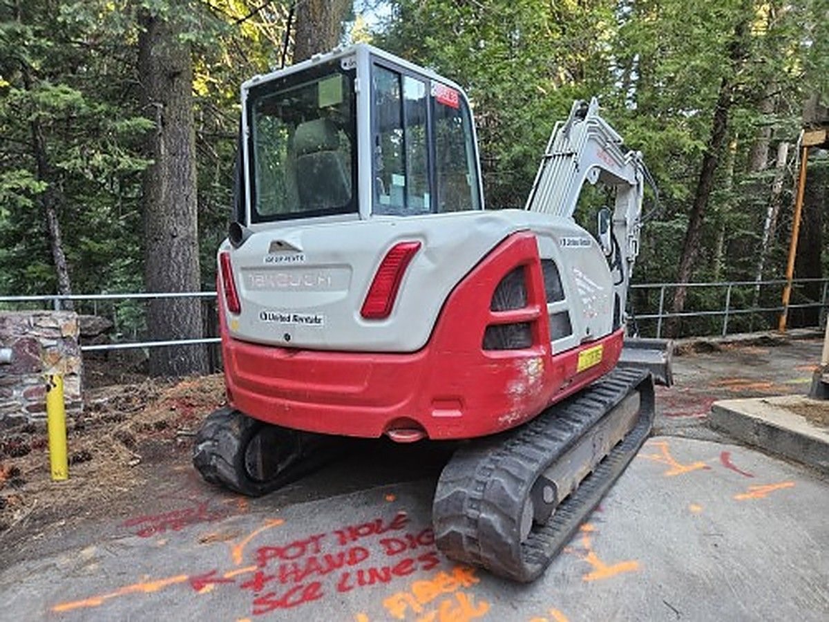 TAKEUCHI TB370CR photo 8