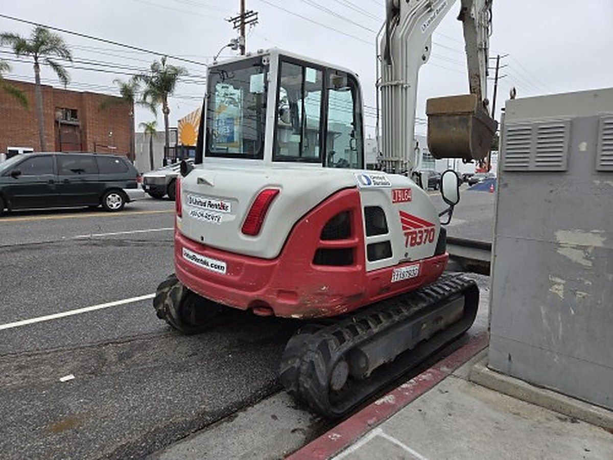 TAKEUCHI TB370CR photo 5