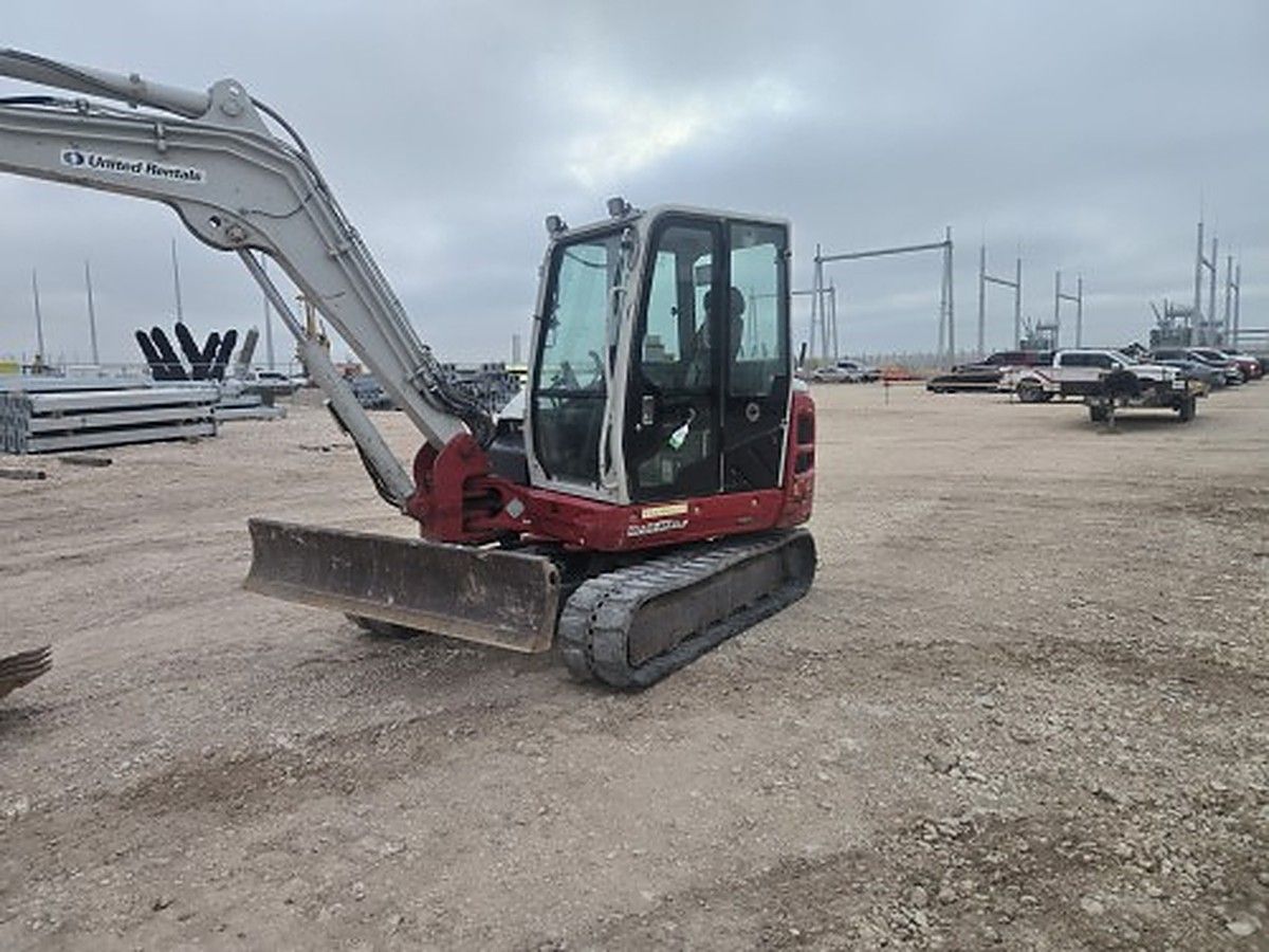 TAKEUCHI TB370CRA photo 4