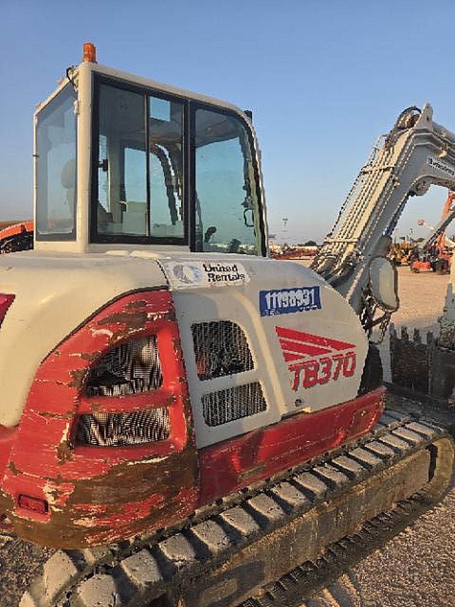 TAKEUCHI TB370CRA photo 9