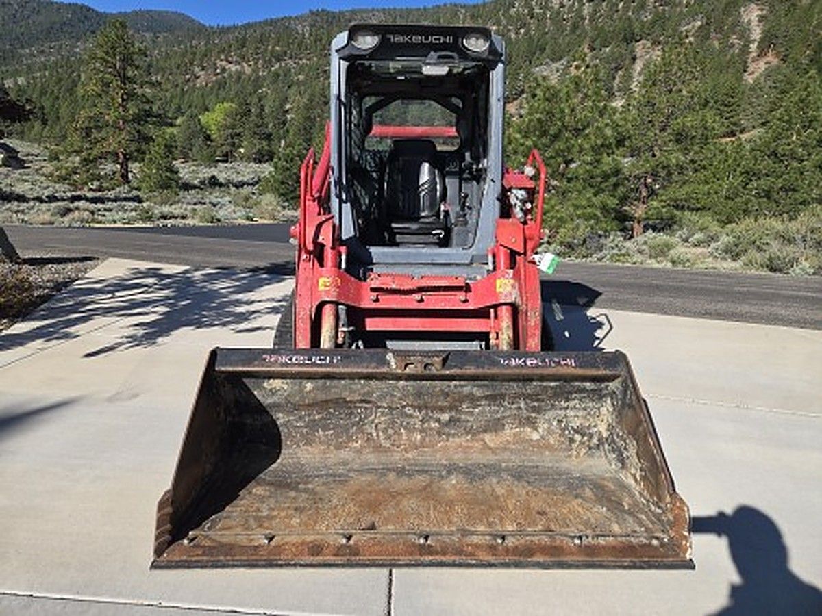 TAKEUCHI TL10V2-CR photo 11