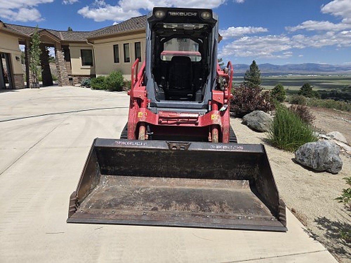TAKEUCHI TL10V2-CR photo 4