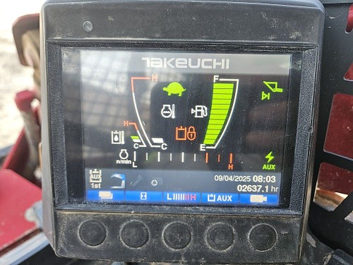 TAKEUCHI TL10V2-R photo 5