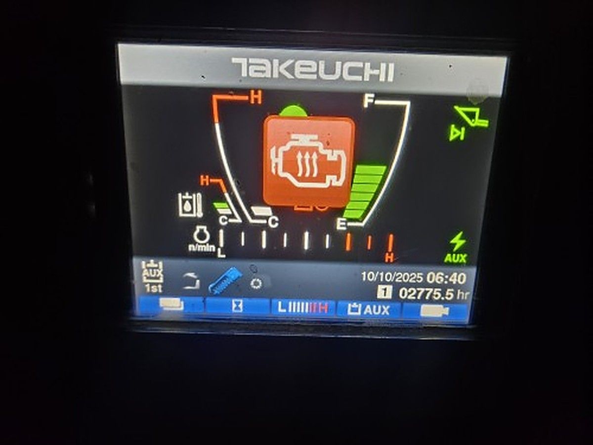 TAKEUCHI TL10V2-R photo 6