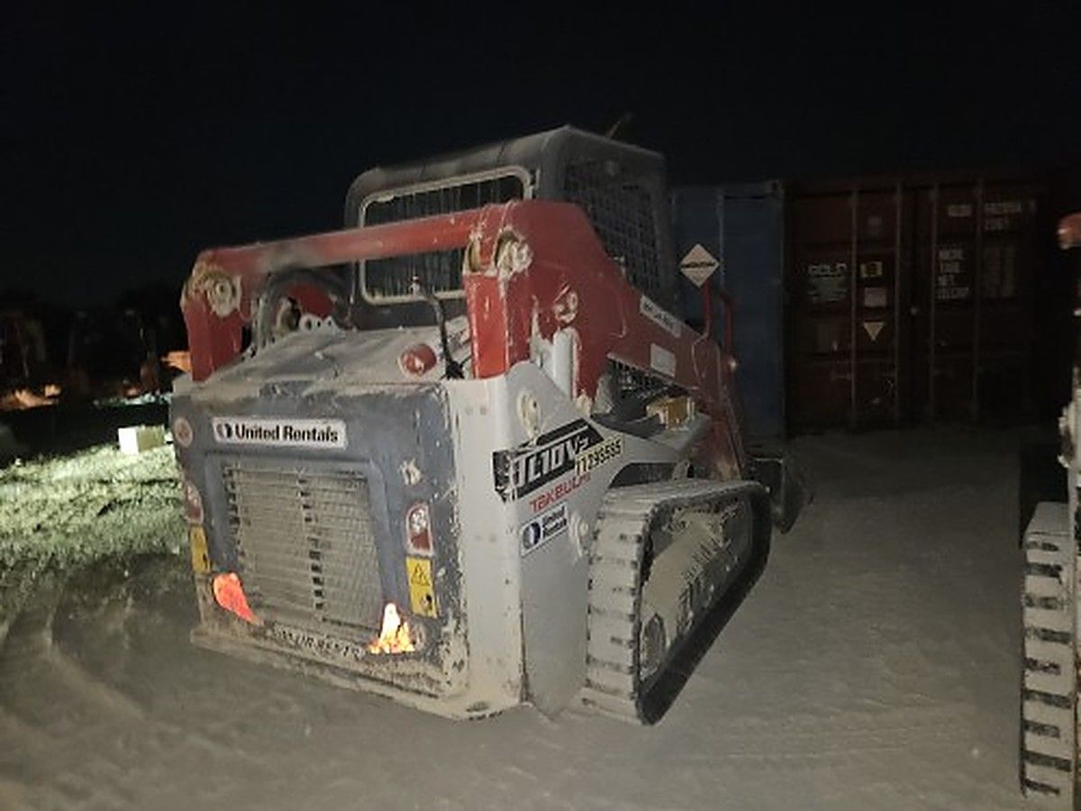 TAKEUCHI TL10V2-R photo 9