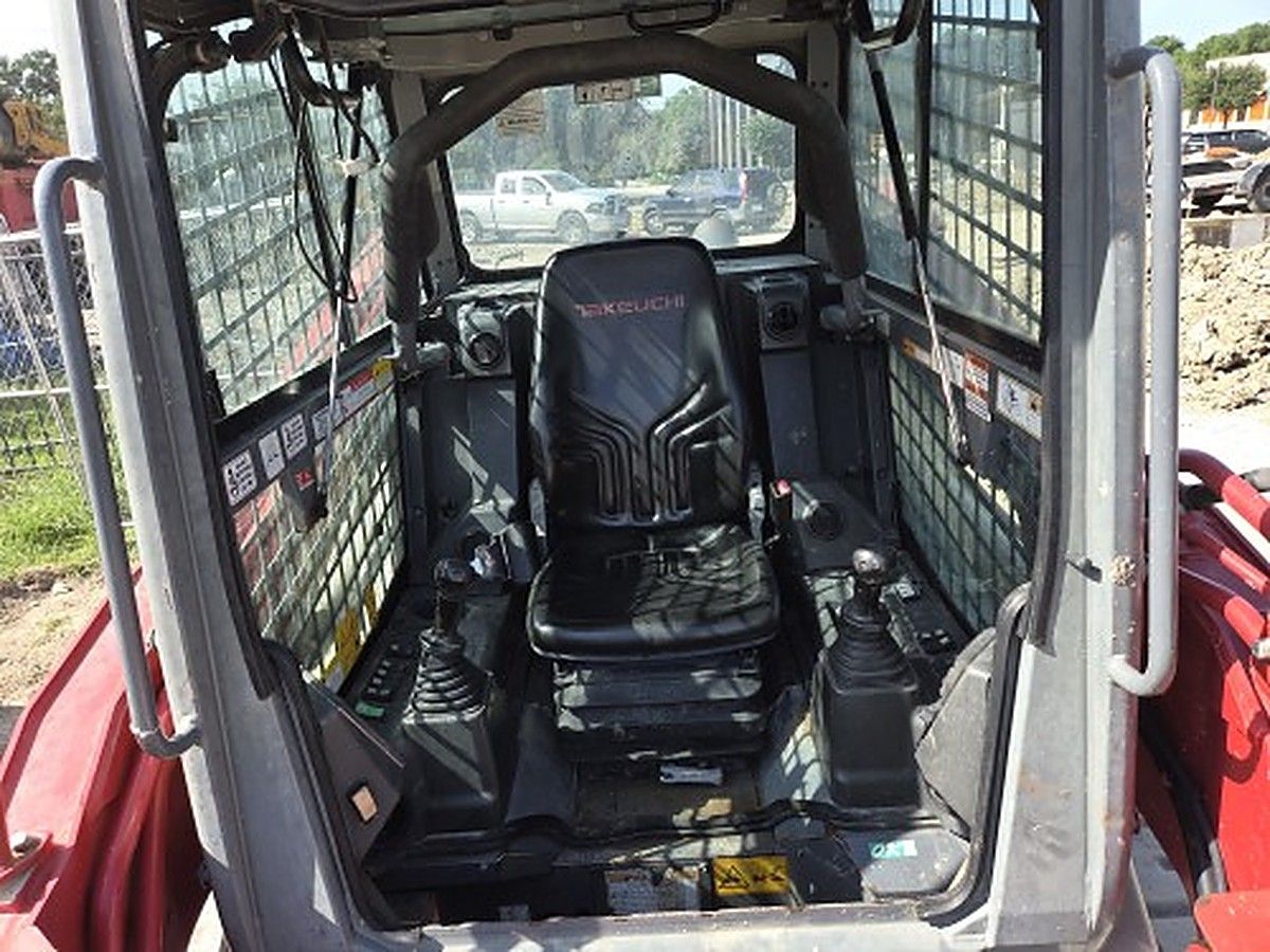 TAKEUCHI TL12R2-CR photo 3