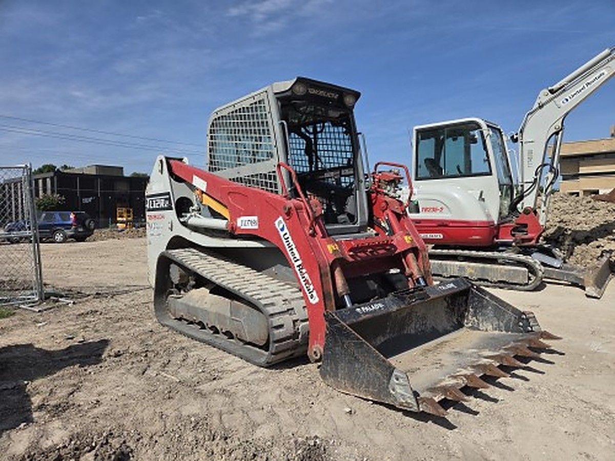 TAKEUCHI TL12R2-CR photo 4