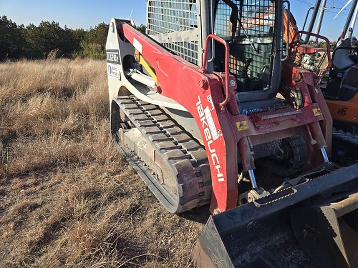 TAKEUCHI TL12R2-CR photo 5