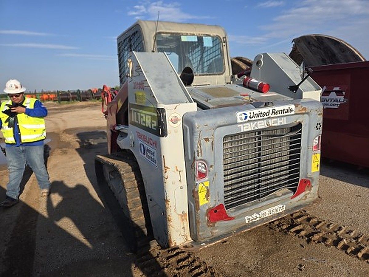 TAKEUCHI TL12R2-CR photo 7