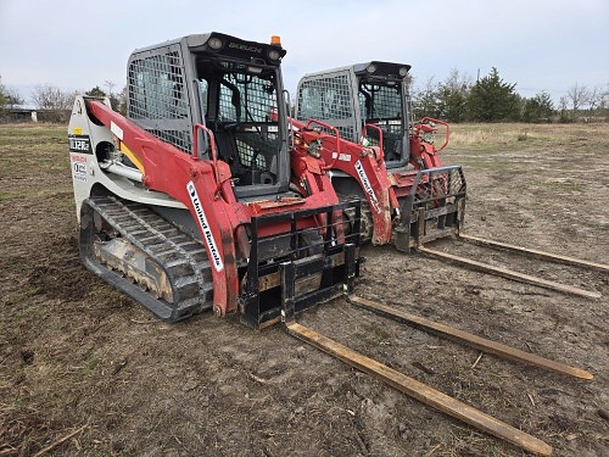 TAKEUCHI TL12R2-CR photo 9