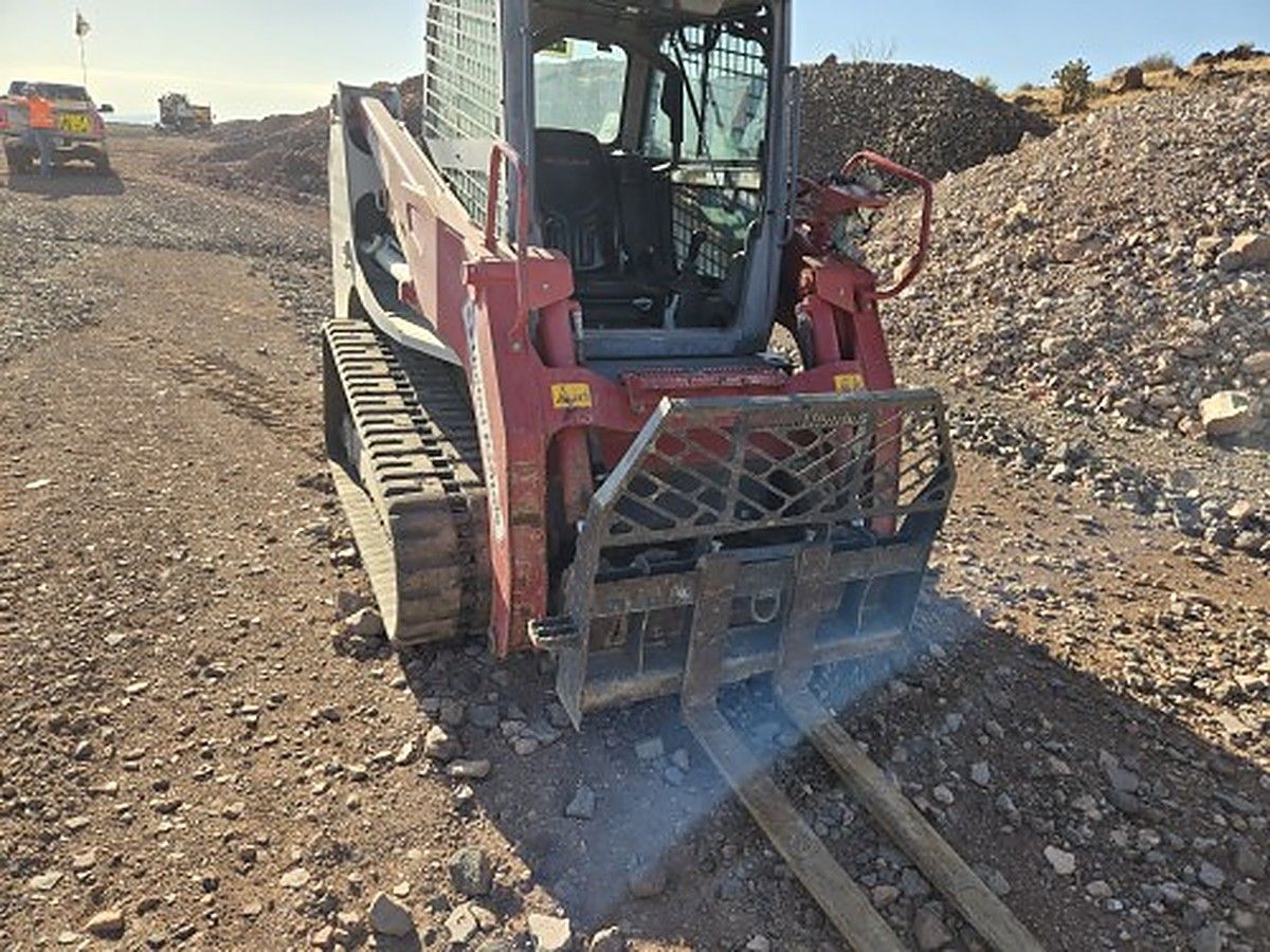TAKEUCHI TL12R2-CR photo 3