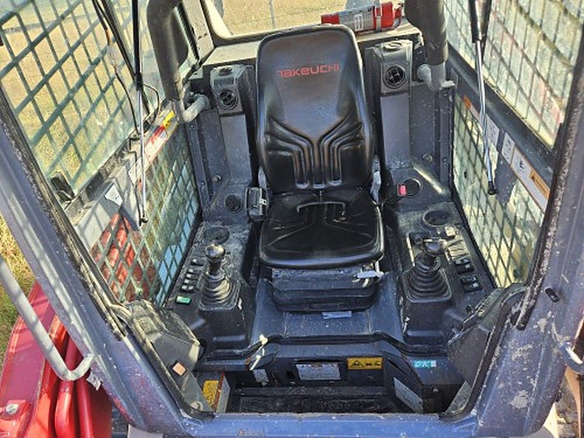 TAKEUCHI TL12R2-CR photo 5