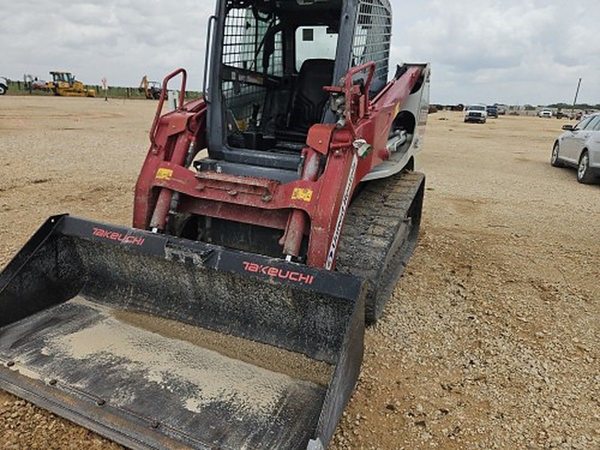 TAKEUCHI TL12R2-CR photo 4