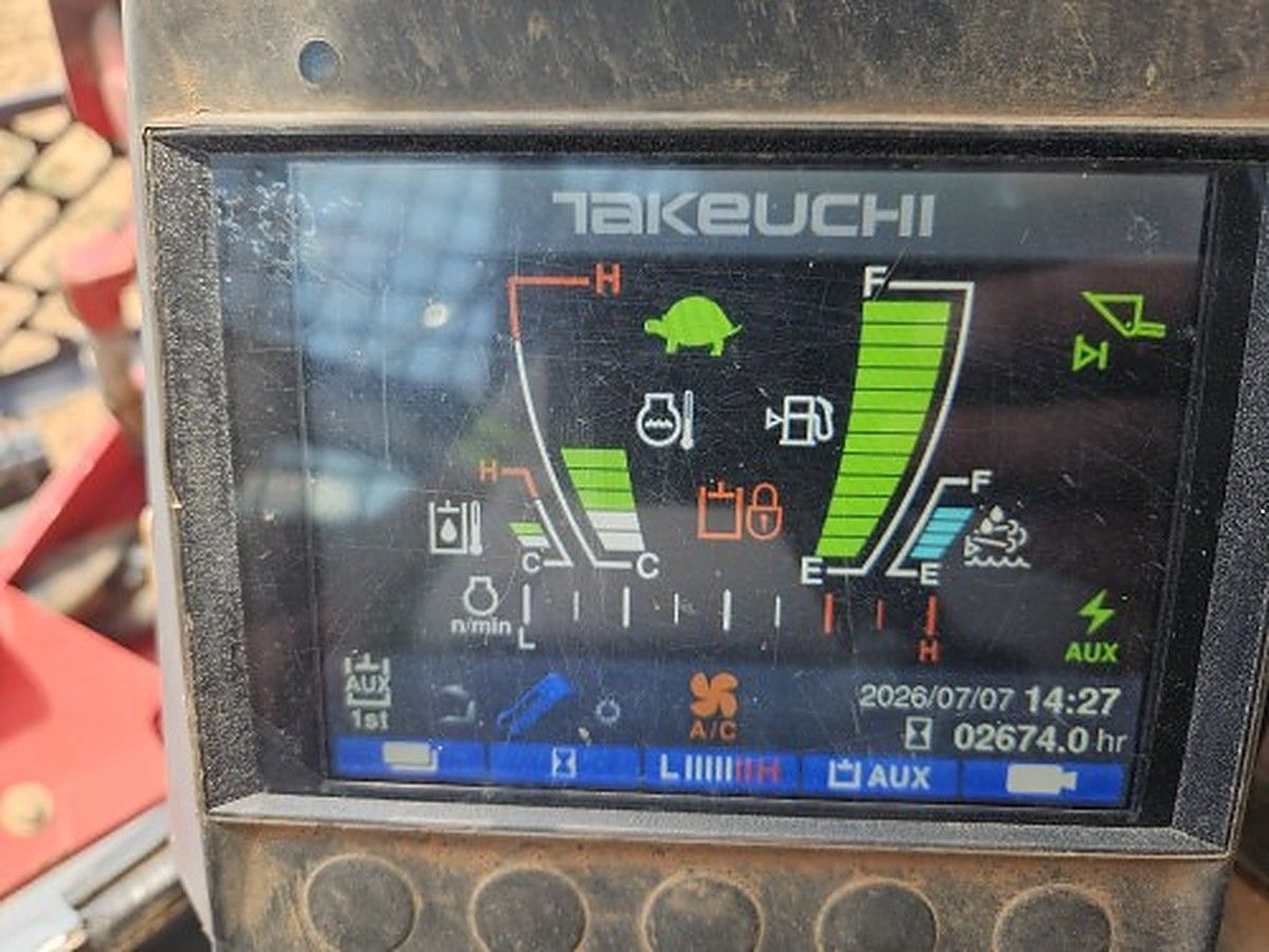 TAKEUCHI TL12R2-CR photo 5