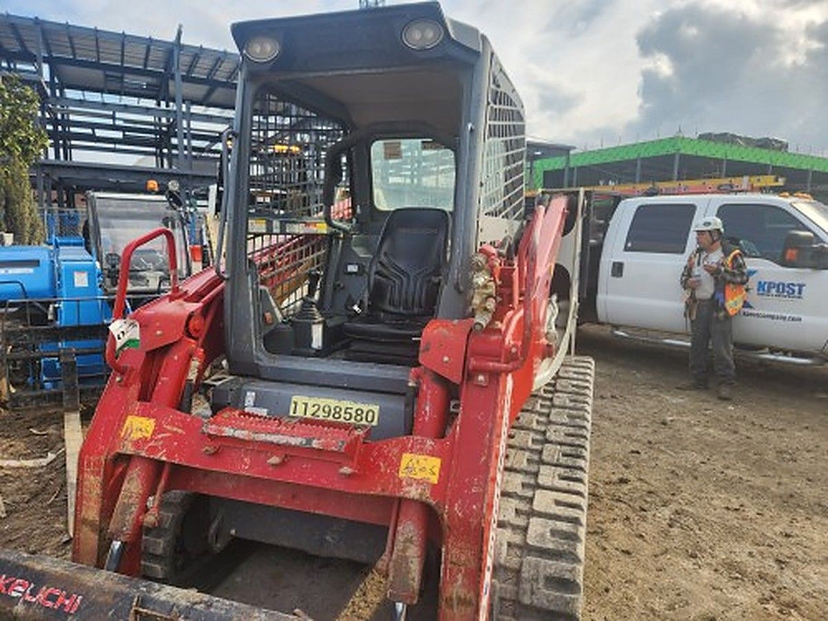 TAKEUCHI TL12R2-R photo 4