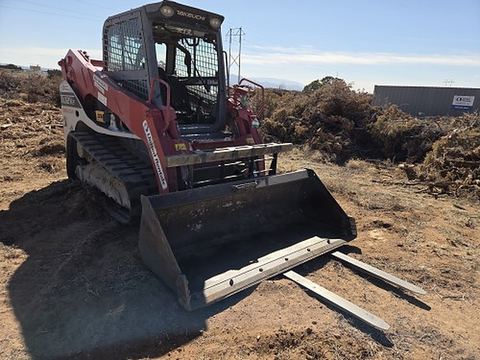 2021 TAKEUCHI TL12V2-CR Skid Steer Track Loader 3400# And Over