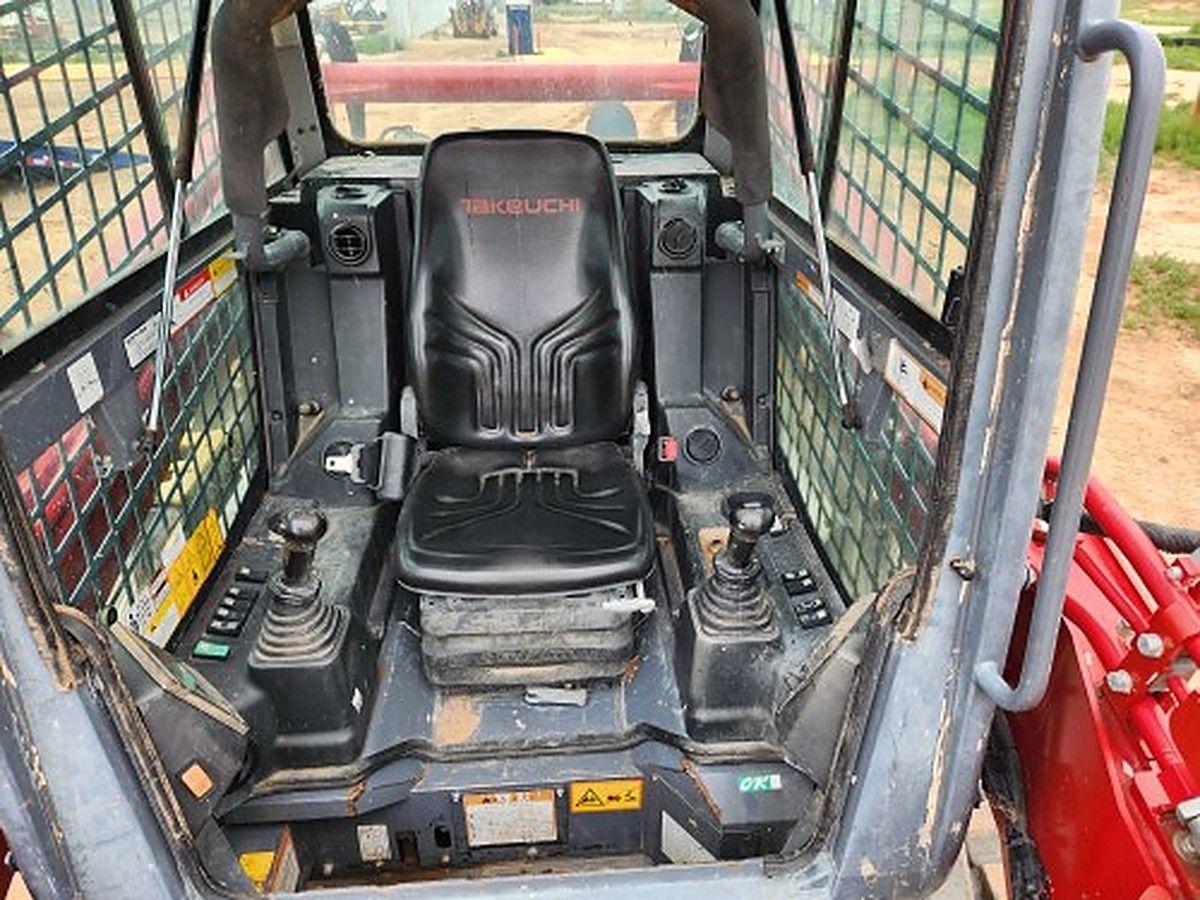 TAKEUCHI TL12V2-CR photo 10
