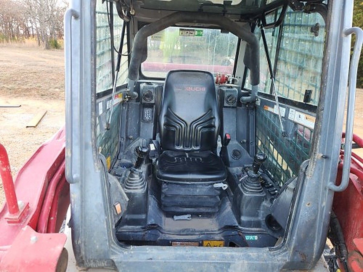 TAKEUCHI TL12V2-CR photo 8