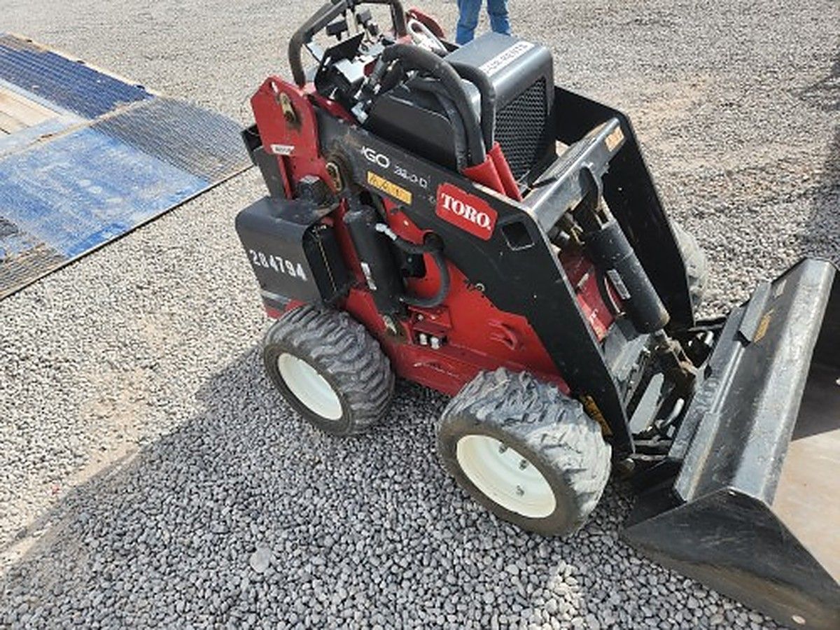 TORO DINGO 320-D photo 7