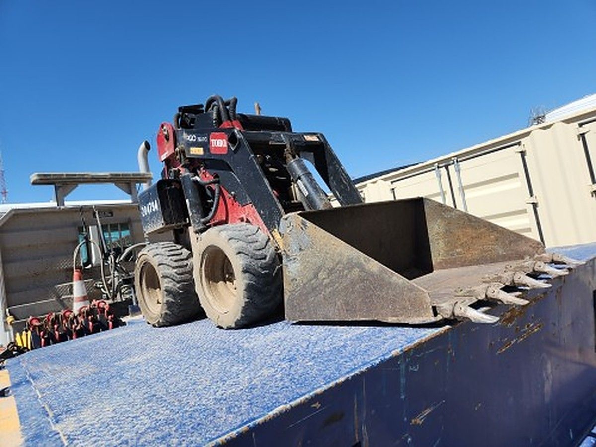 TORO DINGO 320-D photo 8