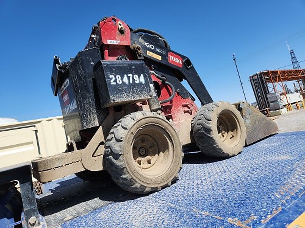 TORO DINGO 320-D photo 9