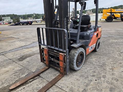 2021 TOYOTA 8FDU30 Forklift Whse 6000# Diesel